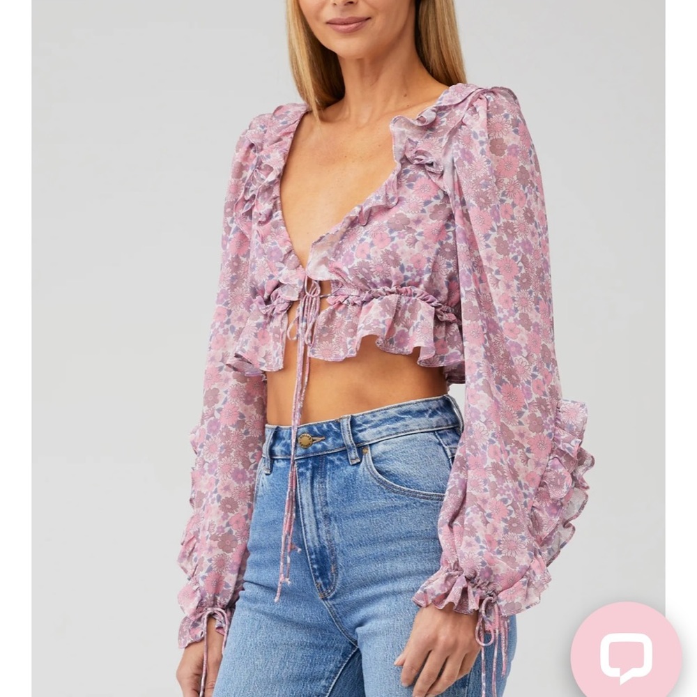 The cutest top feminine top. Never worn